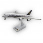 Модель самолета Airbus A380 Singapore Airlines - 29 см (с подсветкой и звуком) Модель самолета Airbus A380 Singapore Airlines - 29 см (с подсветкой и звуком)