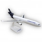 Модель грузового самолета McDonnell Douglas MD-11 Lufthansa Cargo 1:200
